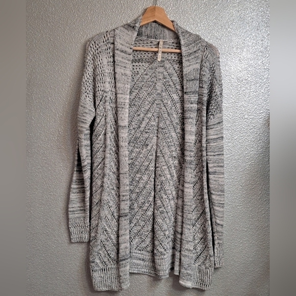 Leo & Nicole Multi Media Cardigan Sweater  Size M - Picture 4 of 7